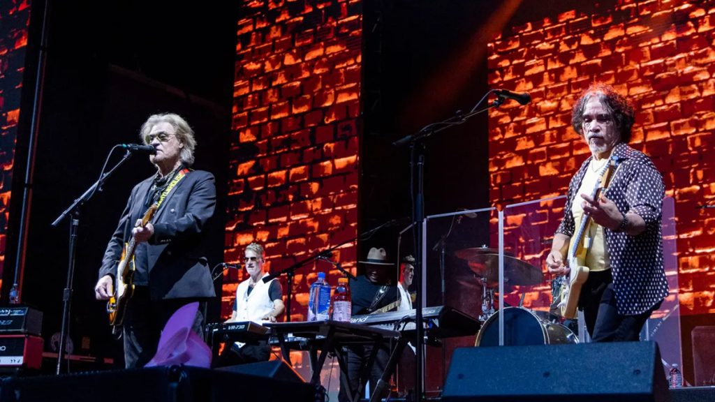 Daryl Hall Secures Restraining Order Against John Oates 
